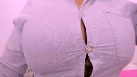 Valeria online show from October 2025 11:18:01 AM