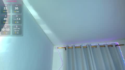 Dulce Maria online show from October 2025 09:18:01 AM