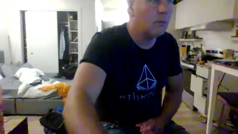 Snapshot of 1029mn chatting on October 2025 04:00:01 AM Takin Profits online show from October 2025 04:00:01 AM