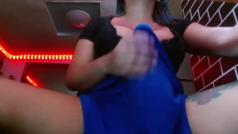  i am trixie im Your Selfsucking Mistress  online show from December 2024 02:20:02 AM