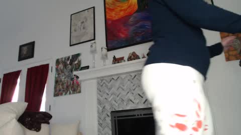 Aurora Willows online show from January 2025 01:55:02 PM