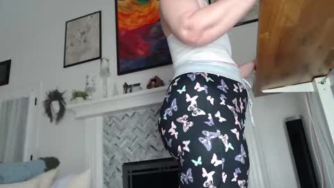 Aurora Willows online show from October 2025 10:59:02 AM