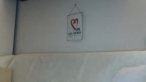 12ennie online show from September 2025 06:04:01 AM