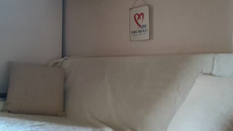 12ennie online show from September 2025 06:50:01 AM