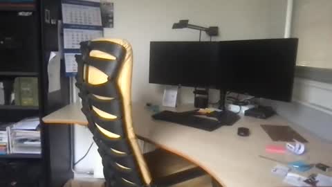 man 18 but cute online show from December 2024 11:07:02 AM