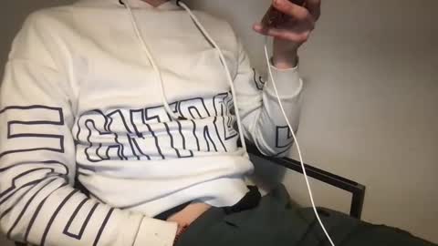 man 18 but cute online show from December 2024 12:54:01 AM