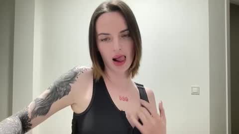 DOVE online show from October 2025 09:12:02 PM