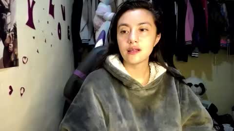 1kandylove online show from October 2025 01:47:01 AM