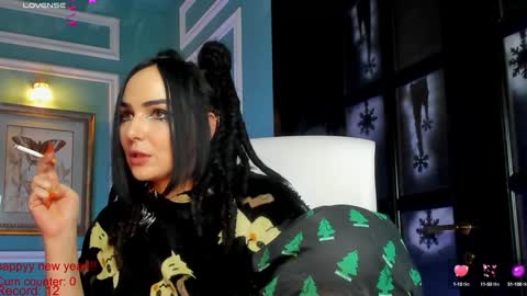 Moona  online show from December 2024 05:51:02 PM