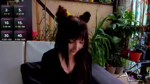 Moona  online show from September 2025 07:23:01 AM