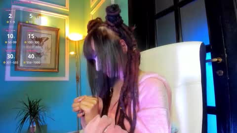 Moona  online show from September 2025 03:05:01 PM