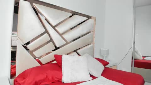 Snapshot of 1naughty_milf chatting on February 2025 08:02:02 PM Luisa online show from February 2025 08:02:02 PM