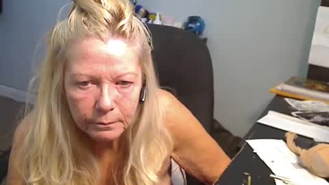 Snapshot of 1xtrahornyone chatting on December 2024 04:06:01 PM Susan online show from December 2024 04:06:01 PM