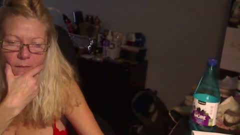 Snapshot of 1xtrahornyone chatting on December 2024 02:43:02 AM Susan online show from December 2024 02:43:02 AM