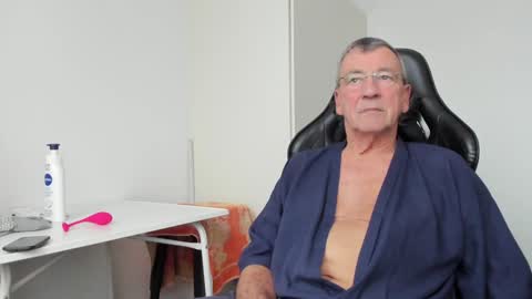 Henk online show from January 2025 01:36:01 PM