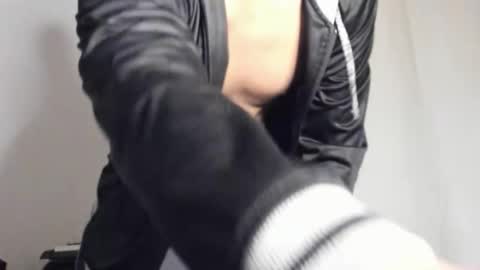 Snapshot of 37sins chatting on November 2025 04:33:02 AM Alex THE BIG SNAKE DUDE online show from November 2025 04:33:02 AM