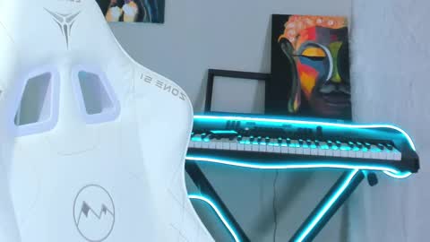 Andrew online show from February 2025 03:56:02 AM