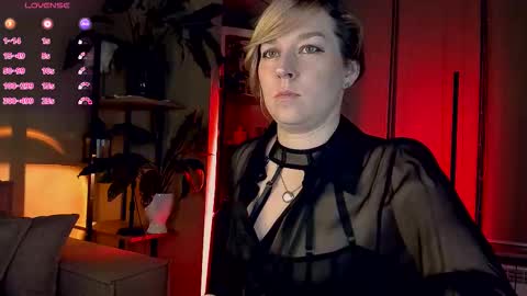 Snapshot of 5_in_one chatting on October 2025 03:43:01 AM Sunshine online show from October 2025 03:43:01 AM