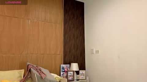 Lilith  Sofi online show from October 2025 01:42:01 AM