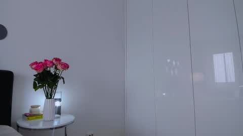 8selene online show from October 2025 12:27:01 PM