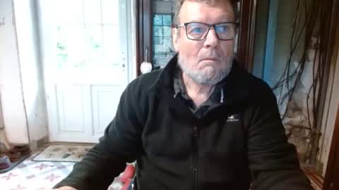 Snapshot of _123_voyeur_ chatting on September 2025 07:35:02 AM _123_voyeur_ online show from September 2025 07:35:02 AM