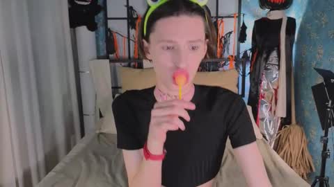 Snapshot of _adrian_the_one chatting on November 2025 05:21:01 AM adrian online show from November 2025 05:21:01 AM