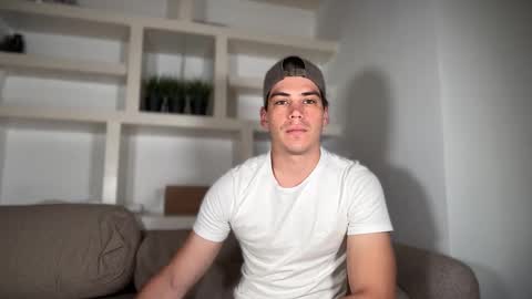 Snapshot of _aesthetic chatting on October 2025 12:27:01 PM _aesthetic online show from October 2025 12:27:01 PM