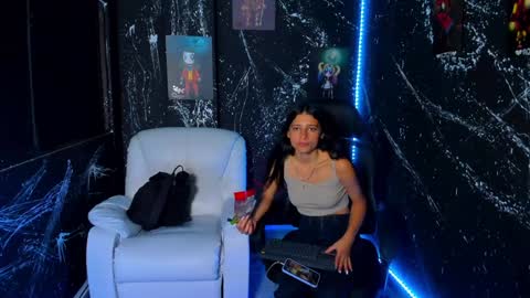 Snapshot of _agathaargent chatting on January 2025 11:35:01 PM Agatha online show from January 2025 11:35:01 PM