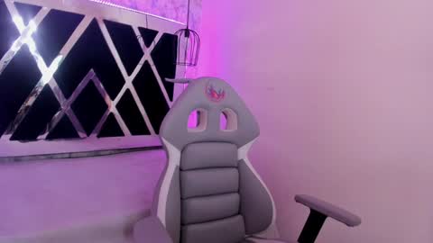  Alaia online show from February 2025 02:45:01 PM