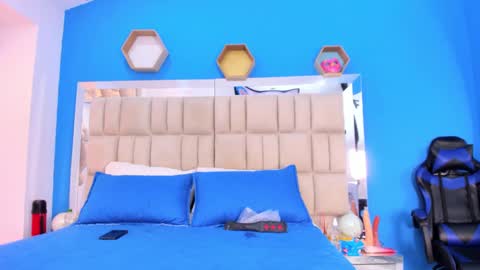 _alana_johnson online show from September 2025 12:32:01 PM