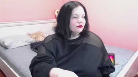 _alexandra_ray_ online show from November 2025 12:16:02 PM