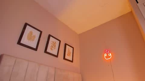 Snapshot of _alison_c chatting on October 2025 11:47:01 PM Hii I m Alison online show from October 2025 11:47:01 PM