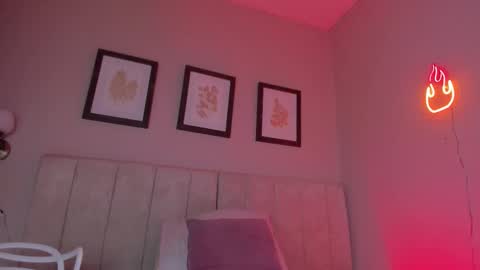 Snapshot of _alison_c chatting on November 2025 11:32:01 AM Hii I m Alison online show from November 2025 11:32:01 AM