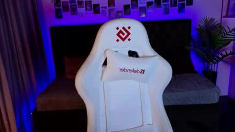 Amelia online show from November 2025 02:35:01 AM