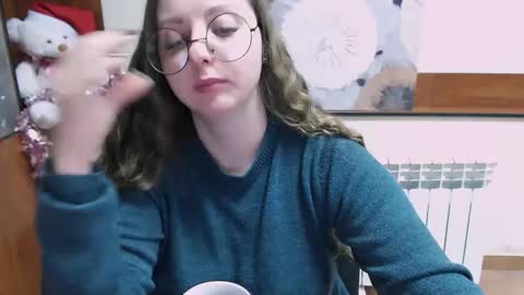 Snapshot of _annabelle_lee chatting on December 2024 12:05:01 PM Anna online show from December 2024 12:05:01 PM