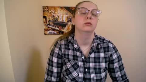 Snapshot of _annabelle_lee chatting on February 2025 01:06:01 PM Anna online show from February 2025 01:06:01 PM