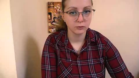 Snapshot of _annabelle_lee chatting on September 2025 06:26:02 AM Anna online show from September 2025 06:26:02 AM