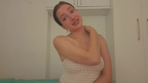 Anna online show from September 2025 07:47:01 PM