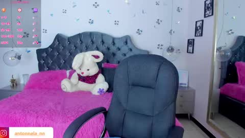 antonnela online show from February 2025 01:20:01 PM