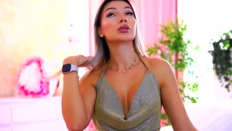 Snapshot of _arielle chatting on September 2025 09:03:02 AM Arielle online show from September 2025 09:03:02 AM