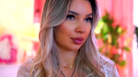 Snapshot of _arielle chatting on October 2025 09:19:02 AM Arielle online show from October 2025 09:19:02 AM