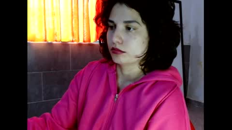 Snapshot of _atenea_golden chatting on October 2025 02:35:02 PM atenea online show from October 2025 02:35:02 PM