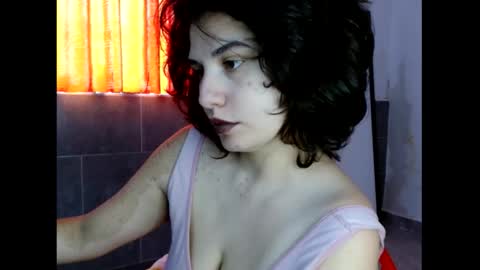 Snapshot of _atenea_golden chatting on October 2025 01:30:01 PM atenea online show from October 2025 01:30:01 PM