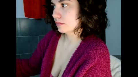 Snapshot of _atenea_golden chatting on October 2025 06:33:01 AM atenea online show from October 2025 06:33:01 AM