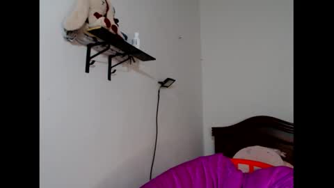 Snapshot of _atenea_golden chatting on October 2025 06:34:02 AM atenea online show from October 2025 06:34:02 AM