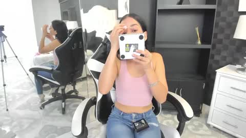Atenea  online show from September 2025 01:13:01 PM