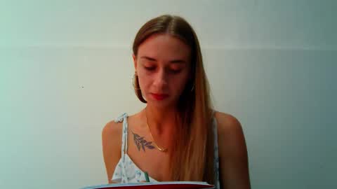 Snapshot of _aurora_sweet chatting on September 2025 12:26:01 PM _aurora_sweet online show from September 2025 12:26:01 PM