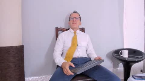 _axelking_ online show from November 2025 11:43:02 AM