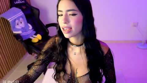 Snapshot of _azul17 chatting on September 2025 11:42:01 PM hell y online show from September 2025 11:42:01 PM