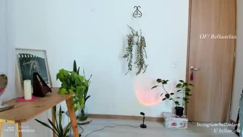 Ella  online show from November 2025 09:17:02 PM